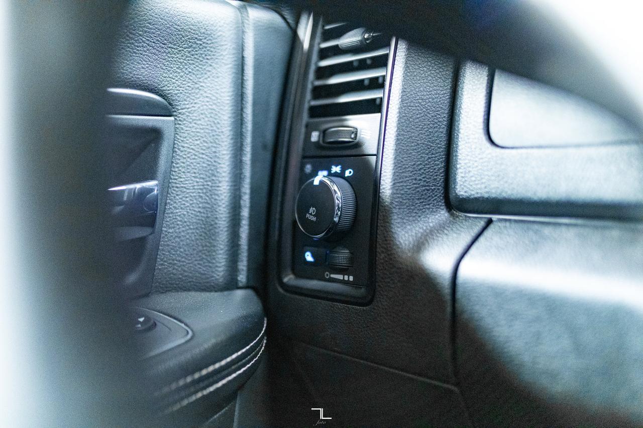 2023 Ram 1500 Classic 4x4 Crew Cab Warlock Nav BCam Red Deer AB