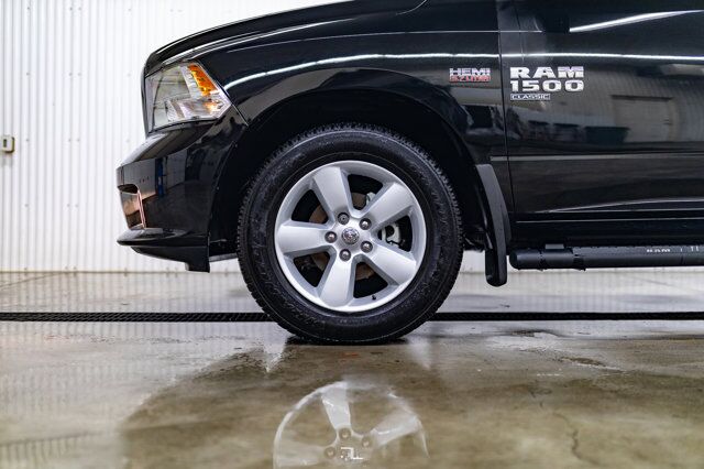 2023 Ram 1500 Classic 4x4 Express PSeat BCam Red Deer AB