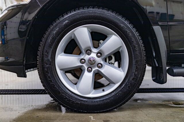 2023 Ram 1500 Classic 4x4 Express PSeat BCam Red Deer AB