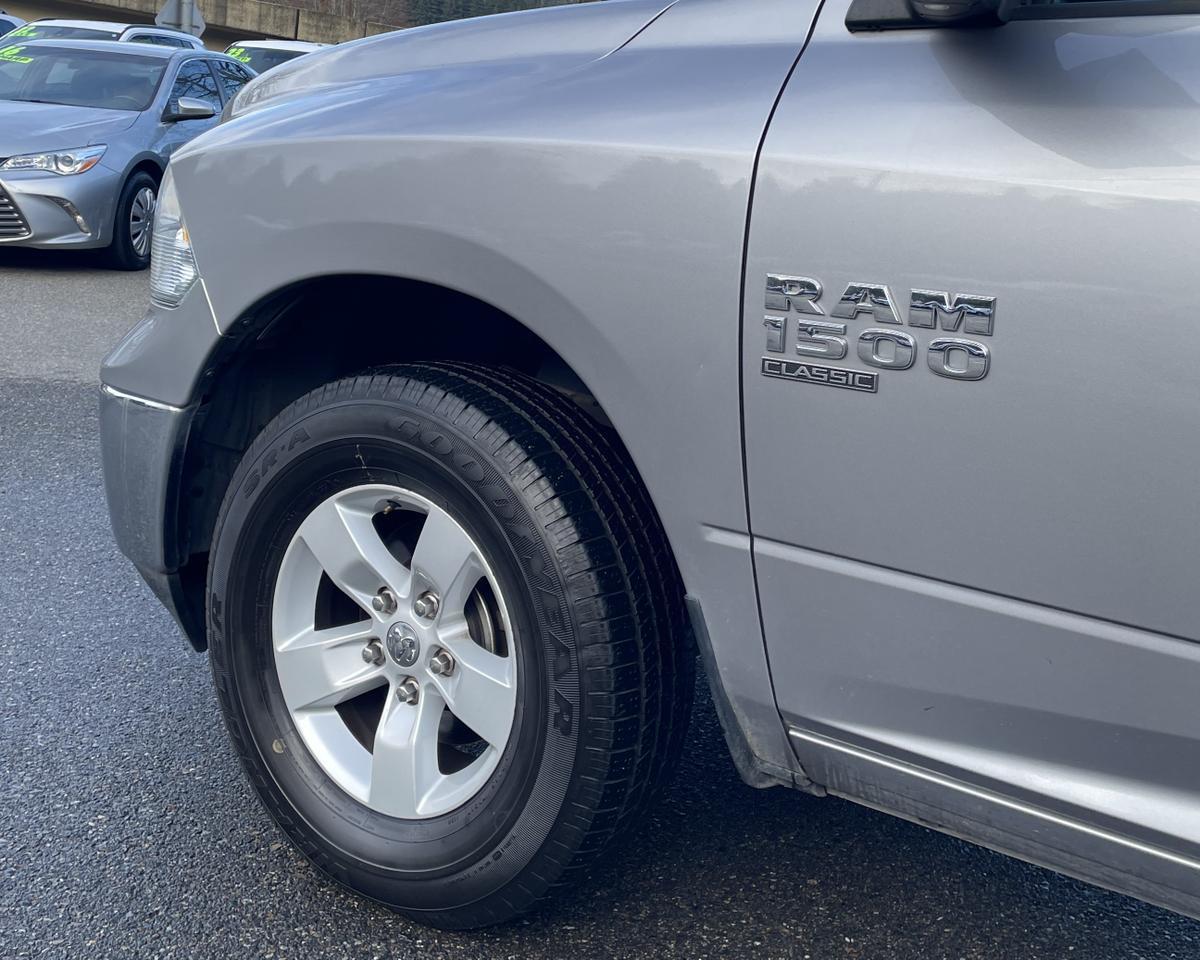 2023 Ram 1500 Classic Crew Cab SLT Pickup 4D 5 1/2 ft