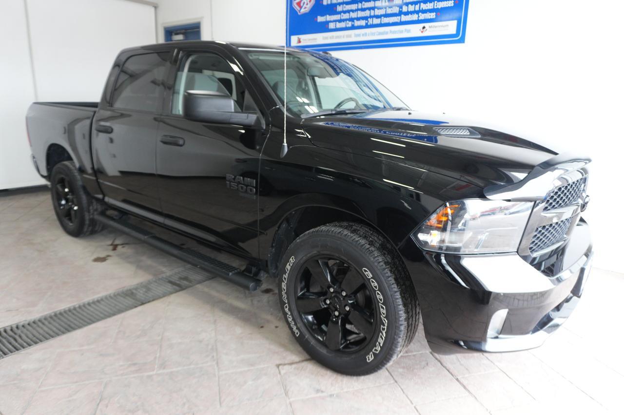 2023 Ram 1500 Classic Express 4WD CREW CAB 5'7" BOX