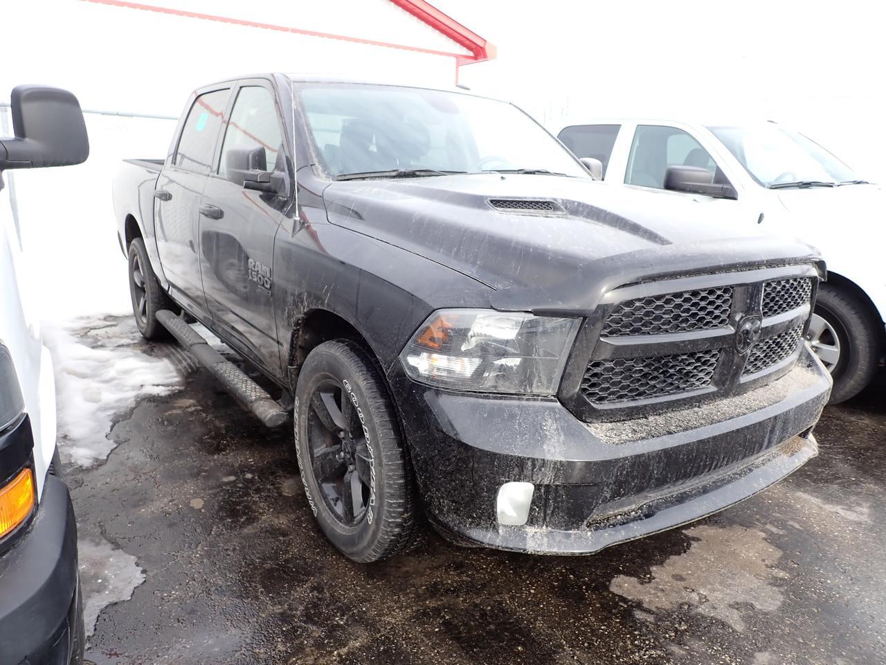 2023 Ram 1500 Classic Express 4WD CREW CAB 5'7" BOX