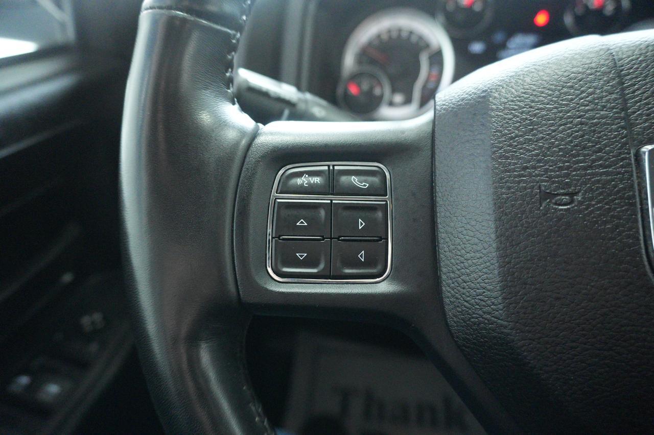 2023 Ram 1500 Classic Express 4WD CREW CAB 5'7" BOX Listowel ON