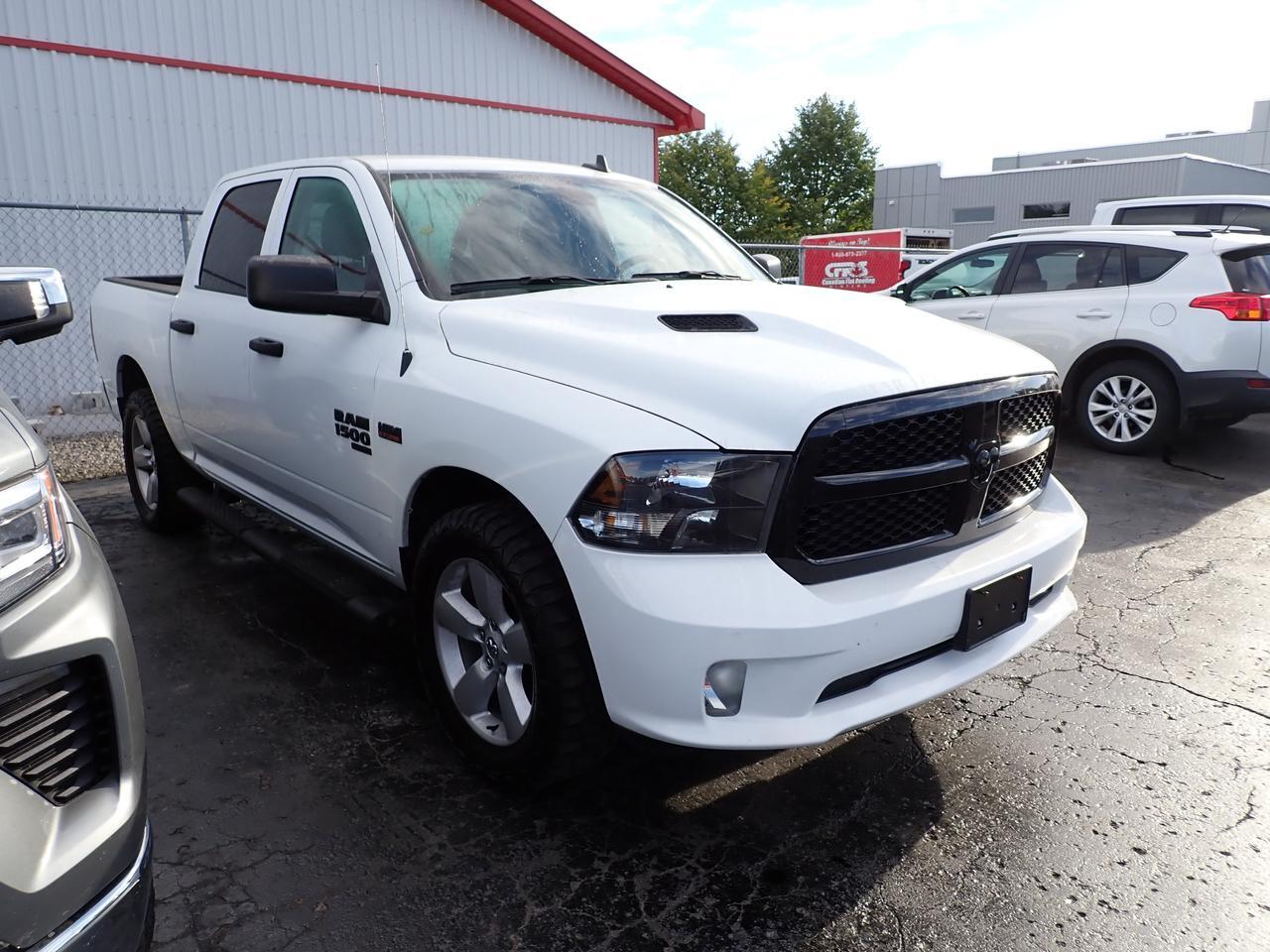 2023 Ram 1500 Classic Express 4WD CREW CAB 5'7" BOX