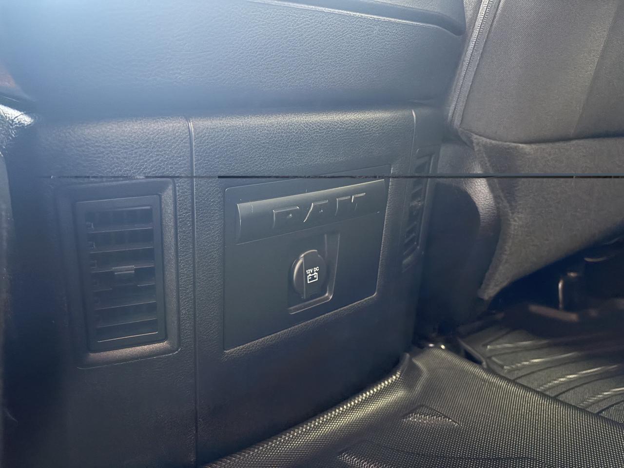 2023 Ram 1500 Classic Express 4WD CREW CAB NIGHT EDITION COLD WEATHER PKG 5'7" BOX Listowel ON