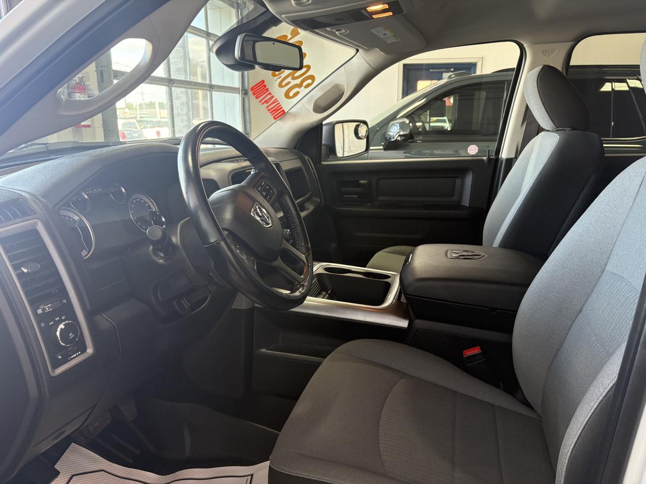2023 Ram 1500 Classic Express 4WD CREW CAB NIGHT EDITION COLD WEATHER PKG 5'7" BOX Listowel ON