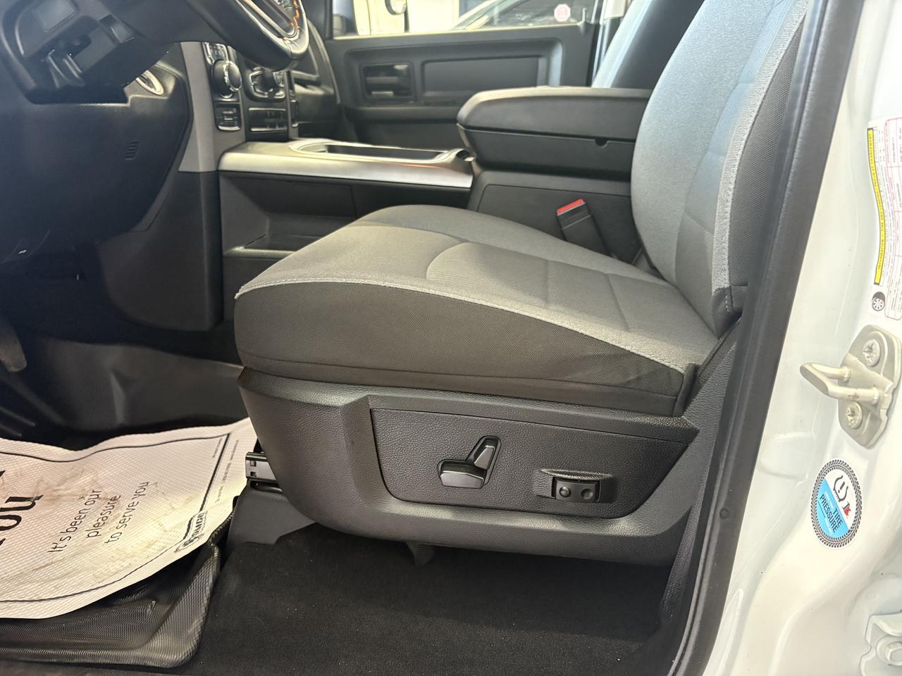 2023 Ram 1500 Classic Express 4WD CREW CAB NIGHT EDITION COLD WEATHER PKG 5'7" BOX Listowel ON