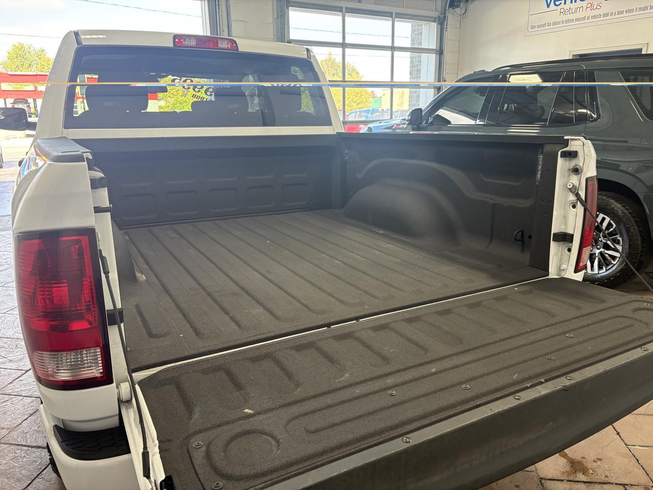 2023 Ram 1500 Classic Express 4WD CREW CAB NIGHT EDITION COLD WEATHER PKG 5'7" BOX Listowel ON