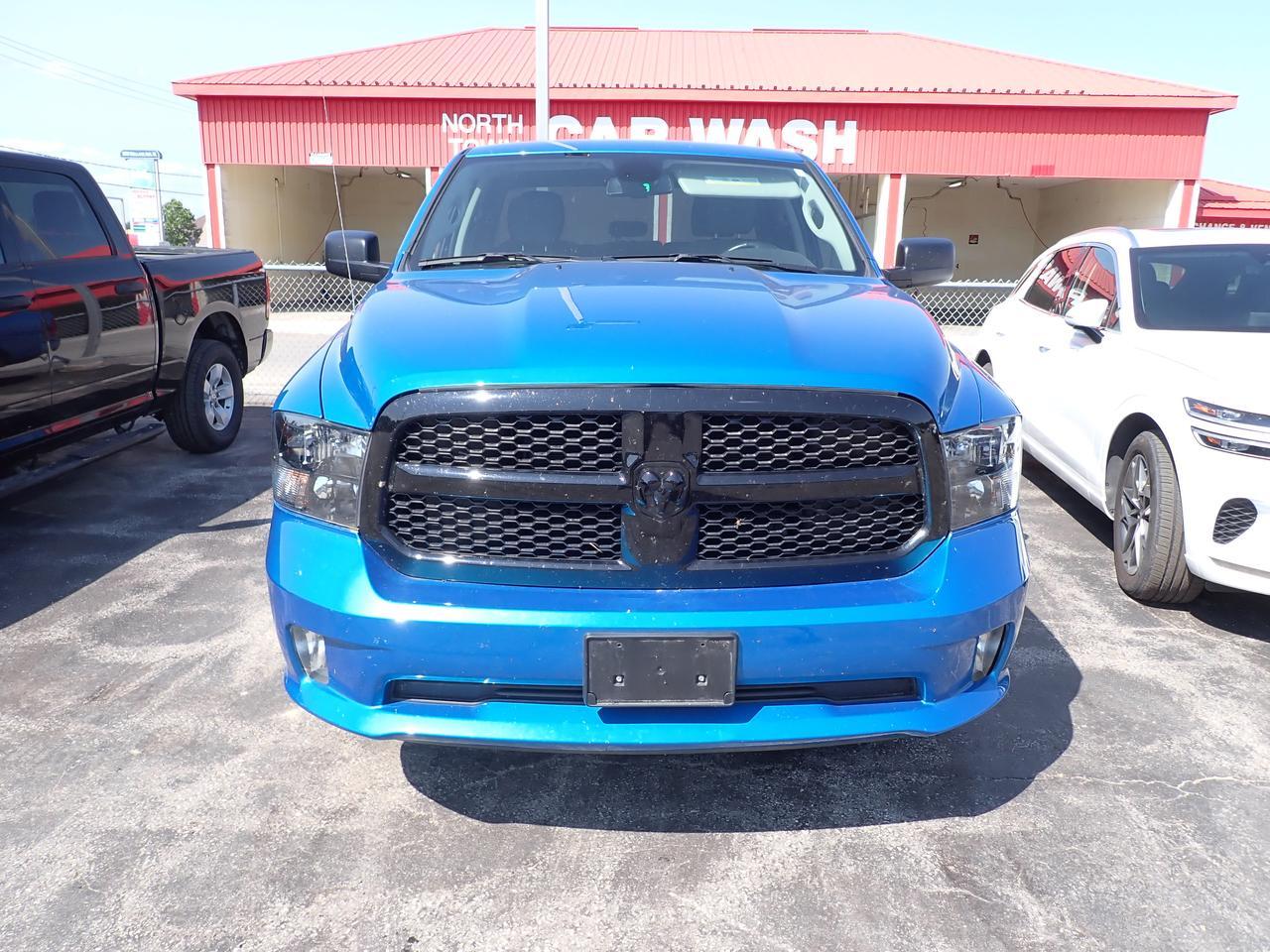 2023 Ram 1500 Classic Express 4WD  QUAD CAB 6'4" BOX Listowel ON