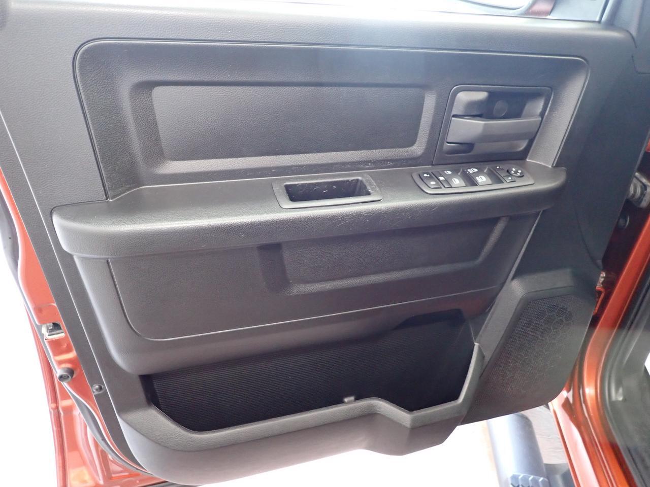 2023 Ram 1500 Classic Express 4X4 QUAD CAB 6'4" BOX Listowel ON