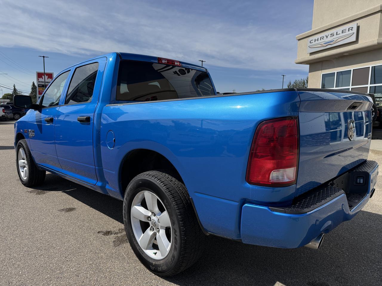 2023 Ram 1500 Classic Express Crew Cab 4x4 | HEMI V8 | Sub Zero Pkg | Heated Seats | Remote Start | Backup Camera Redwater AB