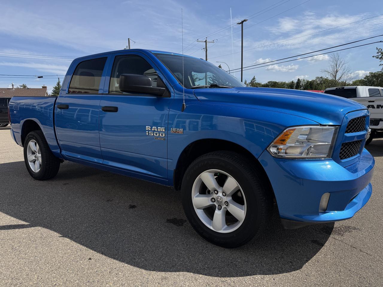 2023 Ram 1500 Classic Express Crew Cab 4x4 | HEMI V8 | Sub Zero Pkg | Heated Seats | Remote Start | Backup Camera Redwater AB
