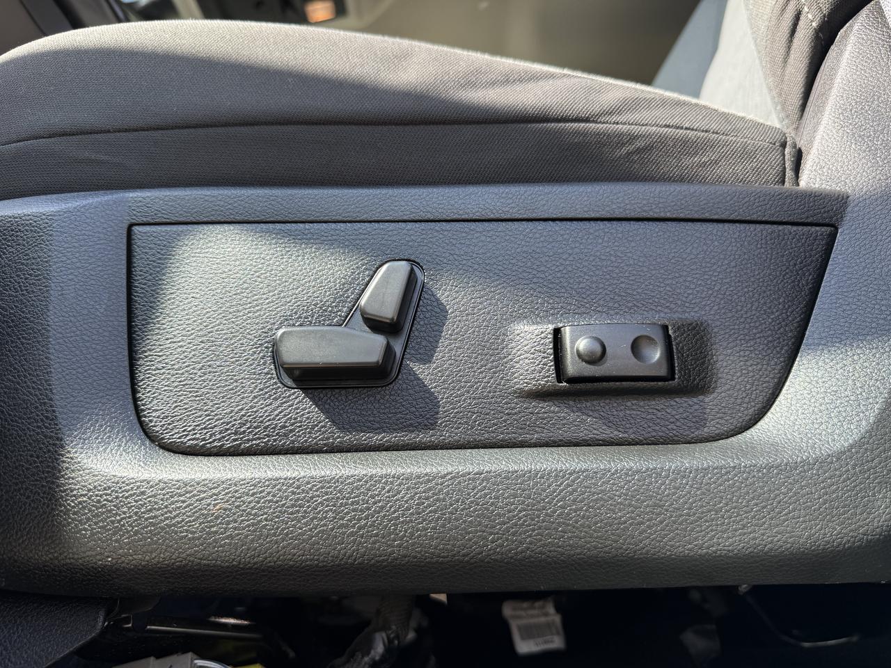 2023 Ram 1500 Classic Express Crew Cab 4x4 | HEMI V8 | Sub Zero Pkg | Heated Seats | Remote Start | Backup Camera Redwater AB