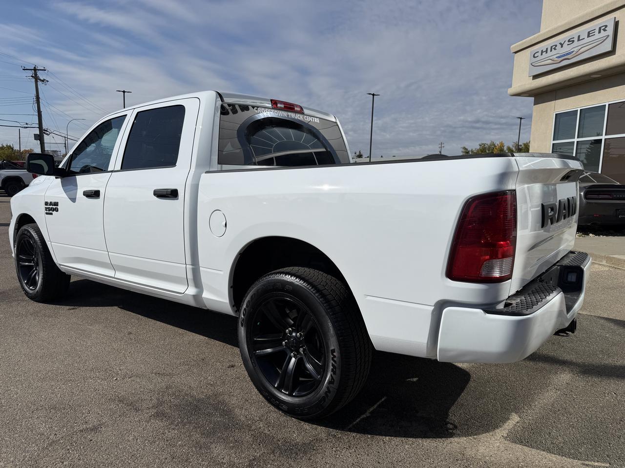 2023 Ram 1500 Classic Express Crew Cab 4x4 | Low KMs | V6 | 20IN Wheels | Sub Zero Pkg | Heated Front Seats | Sport Hood Redwater AB
