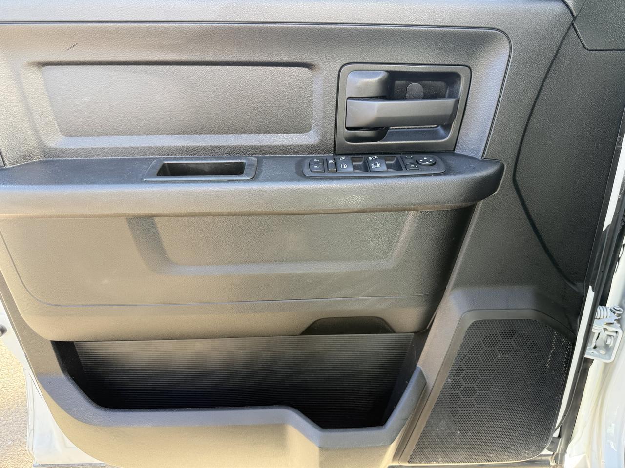 2023 Ram 1500 Classic Express Crew Cab 4x4 | Low KMs | V6 | 20IN Wheels | Sub Zero Pkg | Heated Front Seats | Sport Hood Redwater AB
