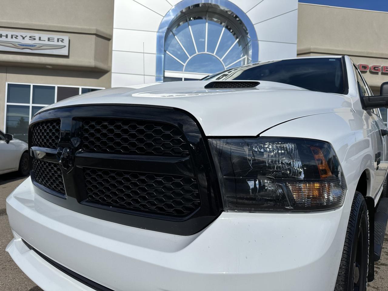 2023 Ram 1500 Classic Express Crew Cab 4x4 | Low KMs | V8 HEMI | Remote Start | Heated Seats | Backup Camera Redwater AB
