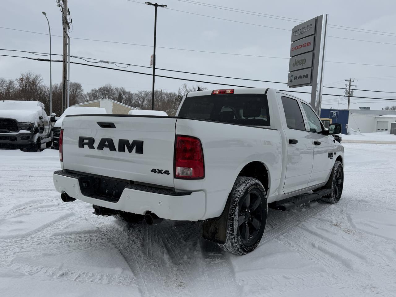 2023 Ram 1500 Classic Express Crew Cab 4x4 | Low KMs | V8 HEMI | Remote Start | Heated Seats | Backup Camera Redwater AB