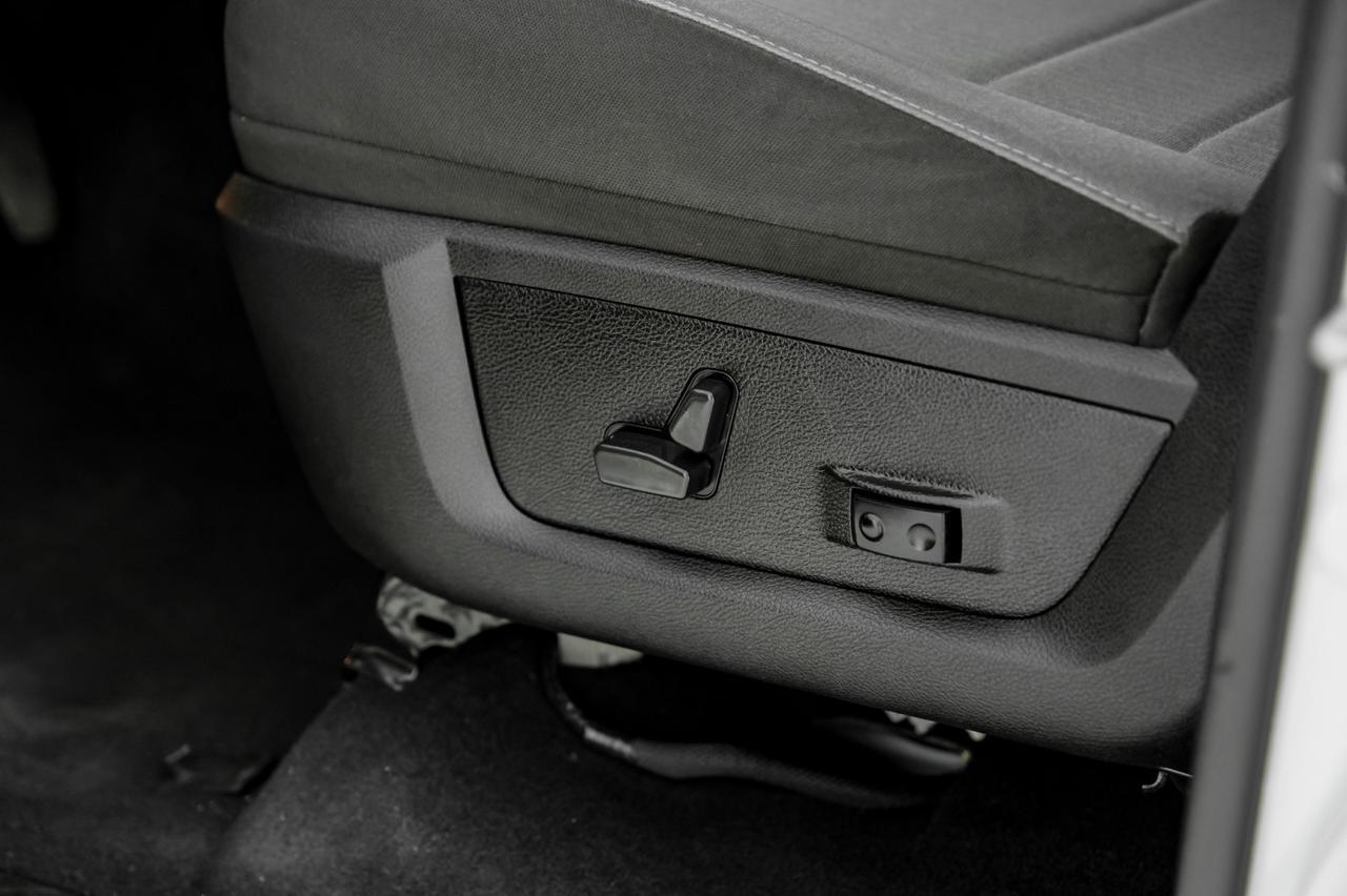 2023 Ram 1500 Classic SLT CREW CAB 4WD AUTOMATIC NAVIGATION REAR CAMERA BLUETOOTH POWE Carrollton TX