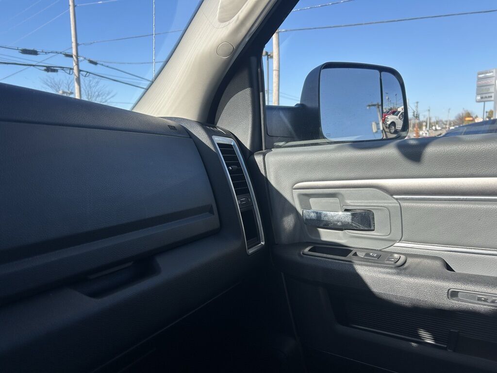 2023 Ram 1500 Classic SLT Crestwood KY