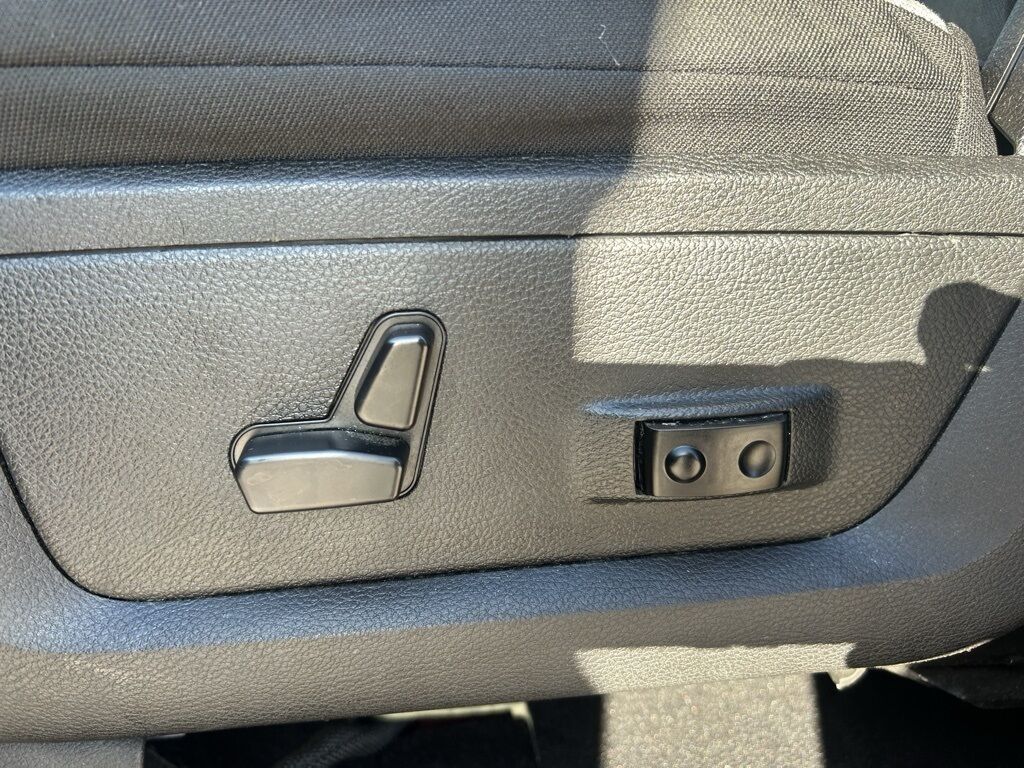 2023 Ram 1500 Classic SLT Crestwood KY