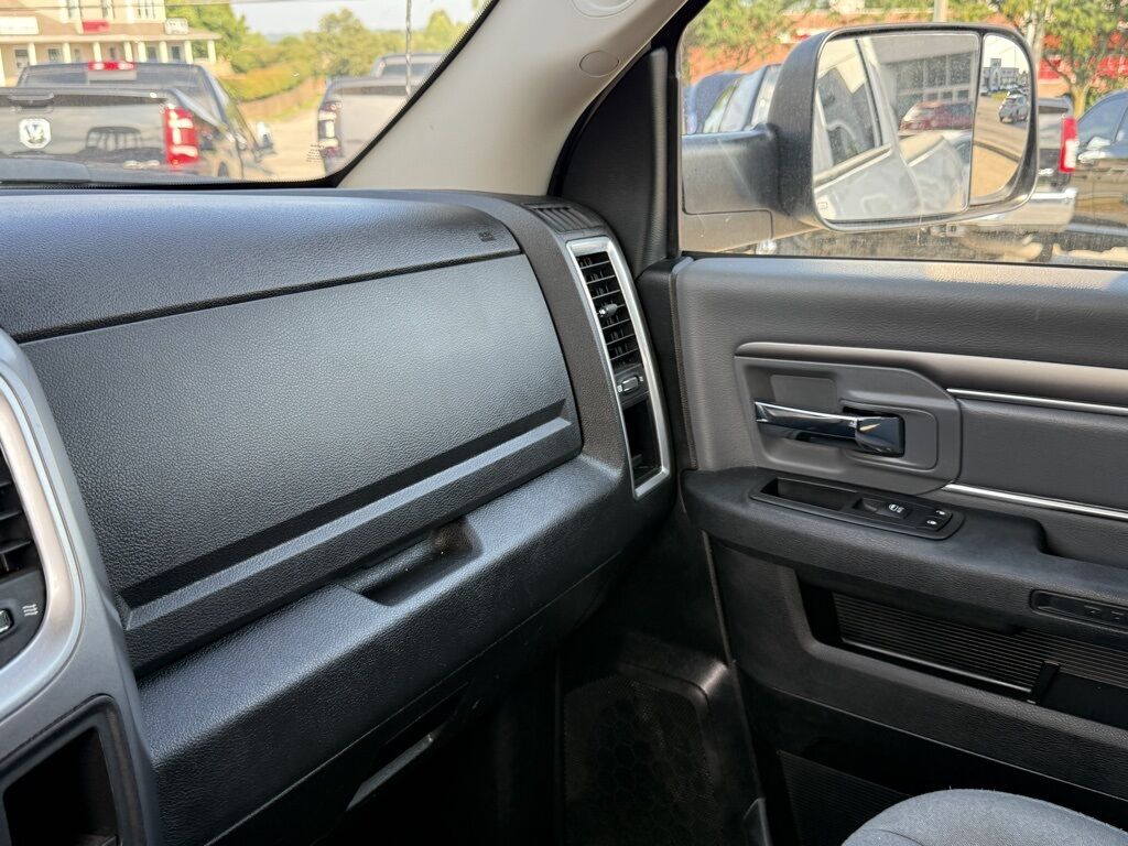 2023 Ram 1500 Classic SLT Crestwood KY