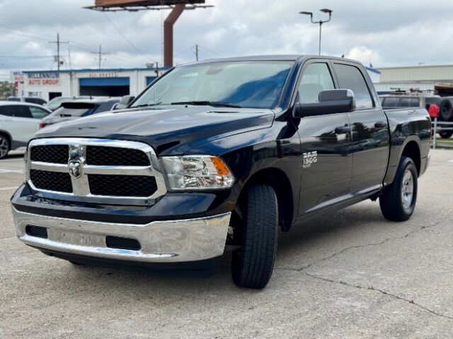 2023 Ram 1500 Classic SLT Crew Cab 4x2 5&apos;7 Box