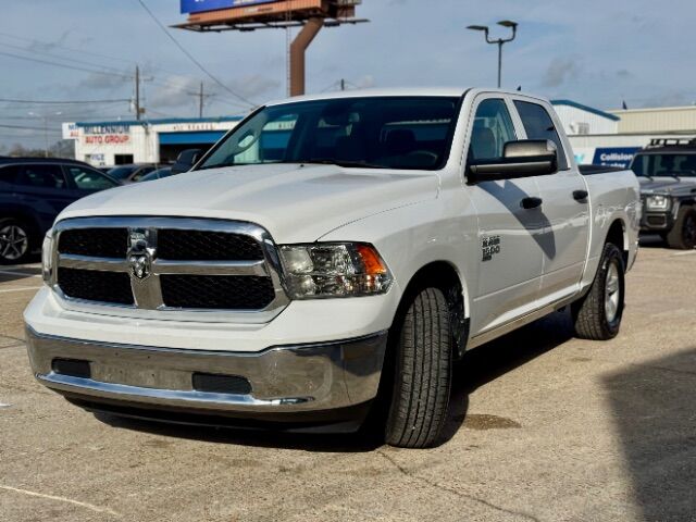 2023 Ram 1500 Classic SLT Crew Cab 4x2 5'7 Box