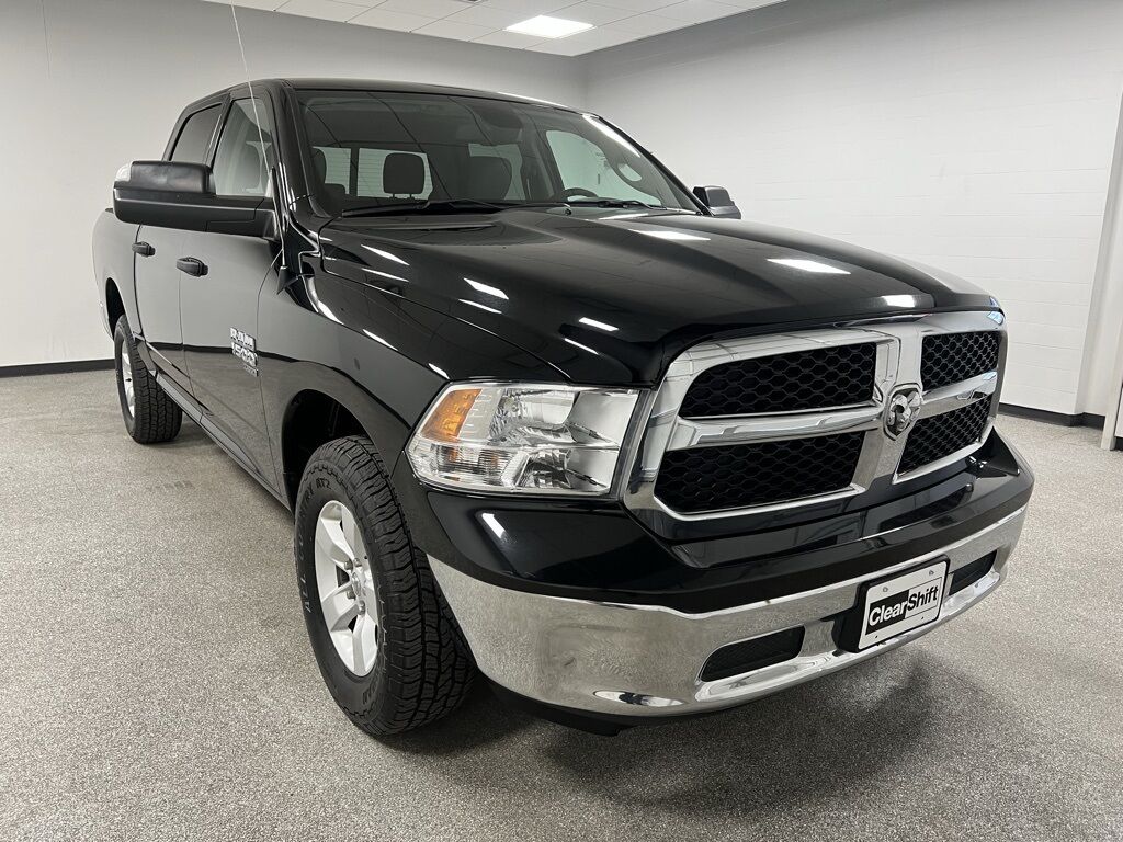 2023 Ram 1500 Classic SLT Highlands Ranch CO
