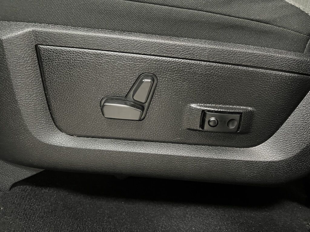 2023 Ram 1500 Classic SLT Highlands Ranch CO
