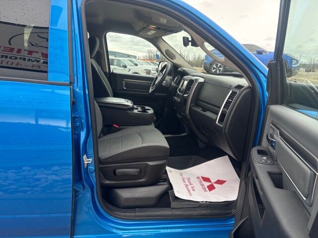 2023 Ram 1500 Classic SLT Whitecourt AB