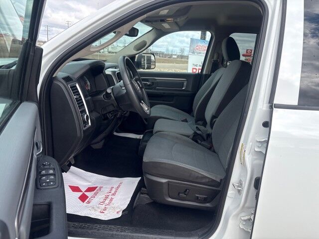 2023 Ram 1500 Classic SLT Whitecourt AB