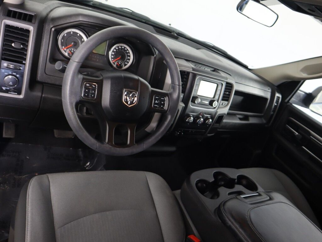 2023 Ram 1500 Classic Tradesman SXT w/Hemi Maumee OH