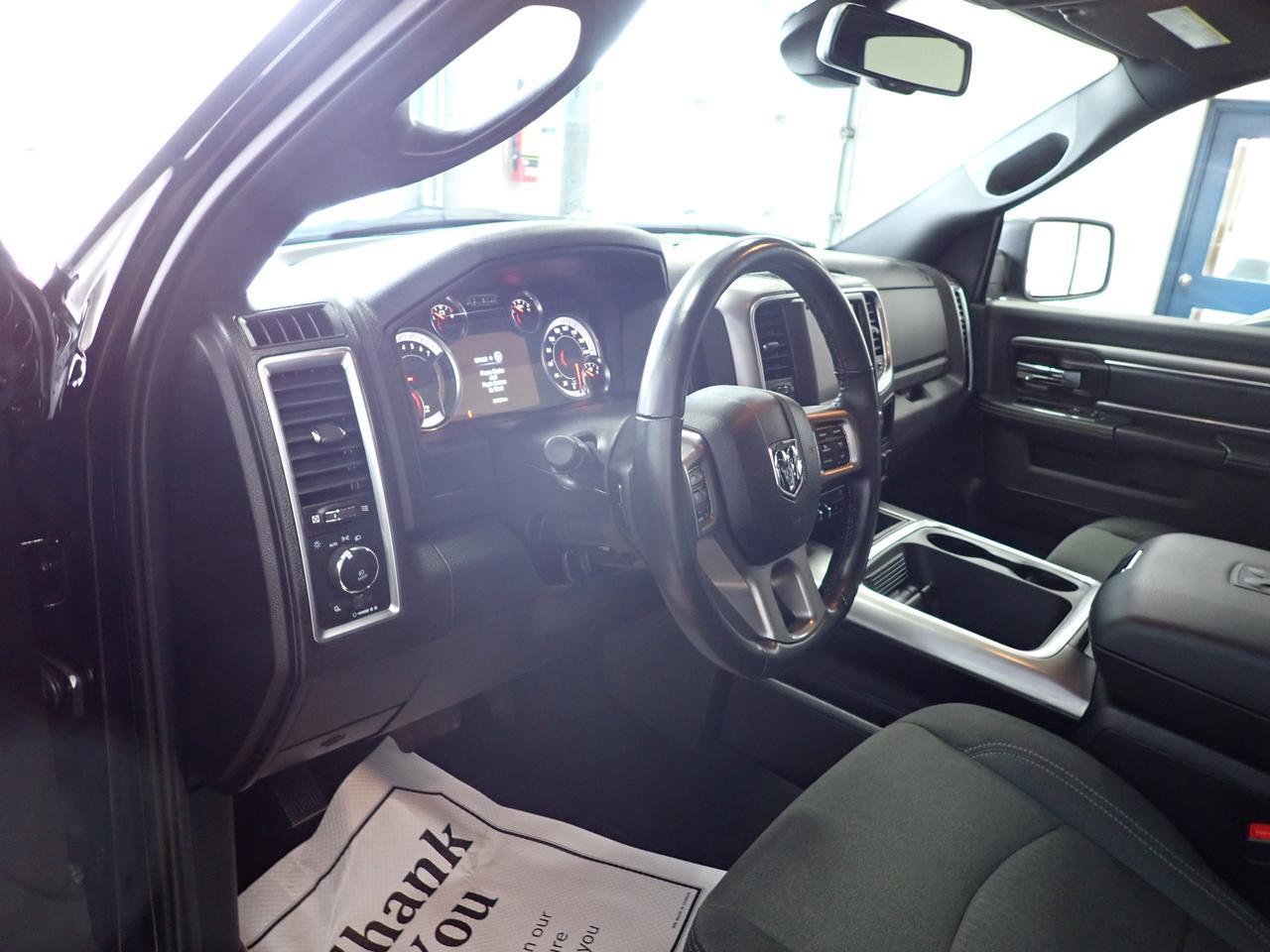 2023 Ram 1500 Classic Warlock 4WD CREW CAB NAVI  5&apos;7&quot; BOX Listowel ON