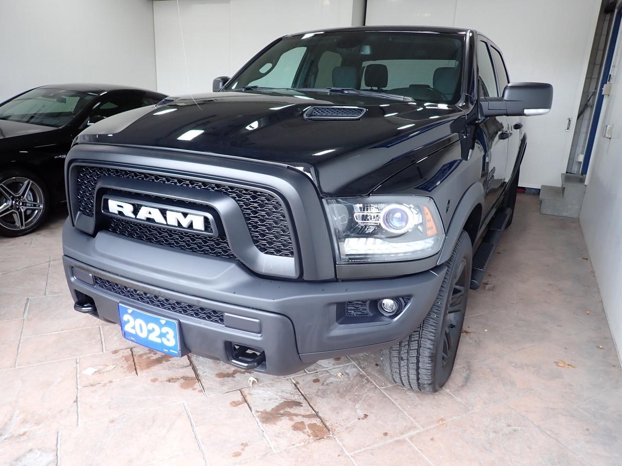2023 Ram 1500 Classic Warlock 4WD CREW CAB NAVI  5&apos;7&quot; BOX Listowel ON