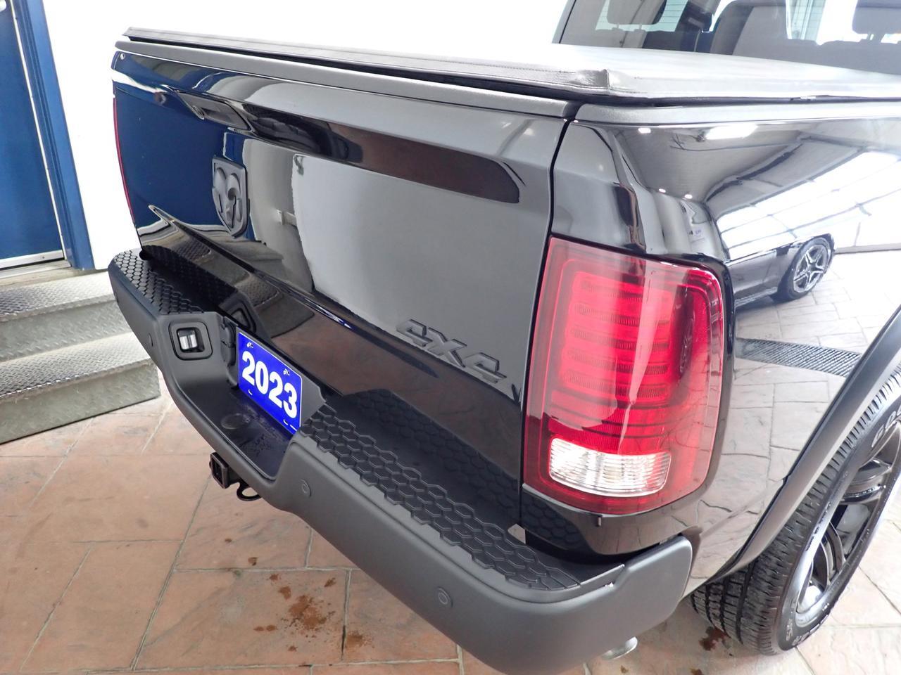 2023 Ram 1500 Classic Warlock 4WD CREW CAB NAVI  5&apos;7&quot; BOX Listowel ON