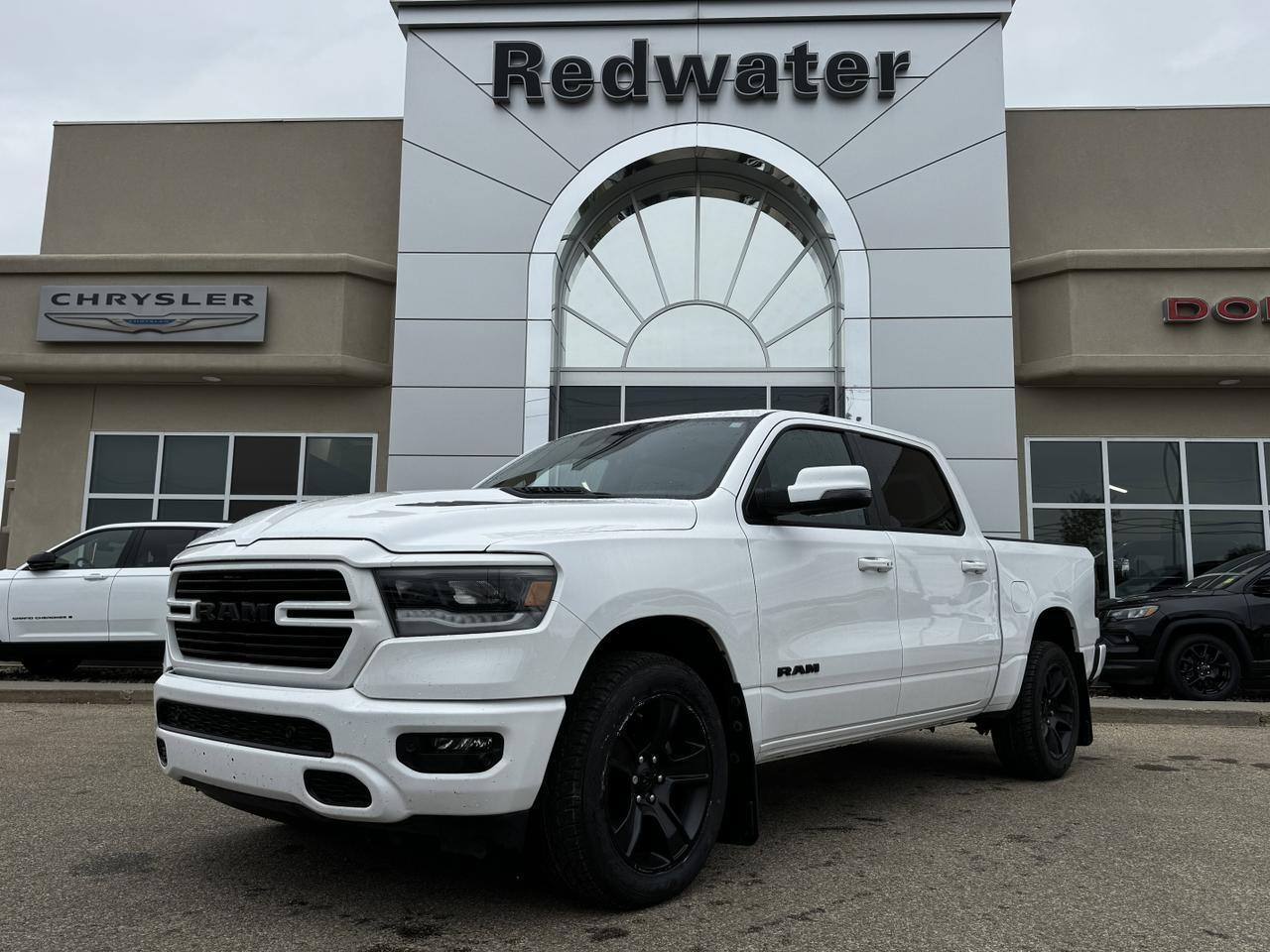 2023 Ram 1500 Sport Crew Cab 4x4 | Low KMs | HEMI V8 | Leather | Heated Vented Seats | Pano Sunroof | Remote Start