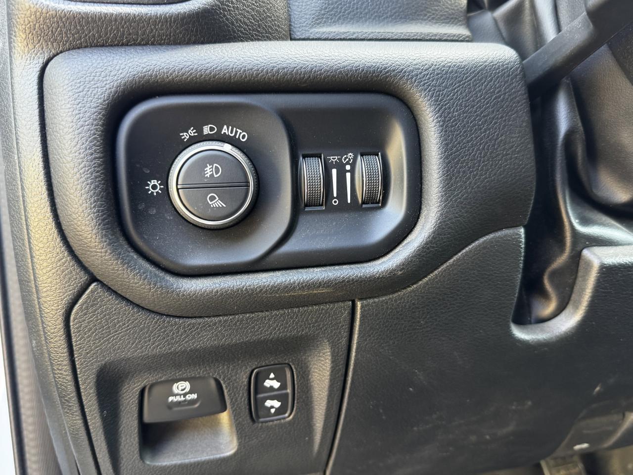 2023 Ram 1500 Sport GT Crew Cab 4x4 | HEMI V8 | Low KMs | Backup Camera | Leather | Remote Start Redwater AB