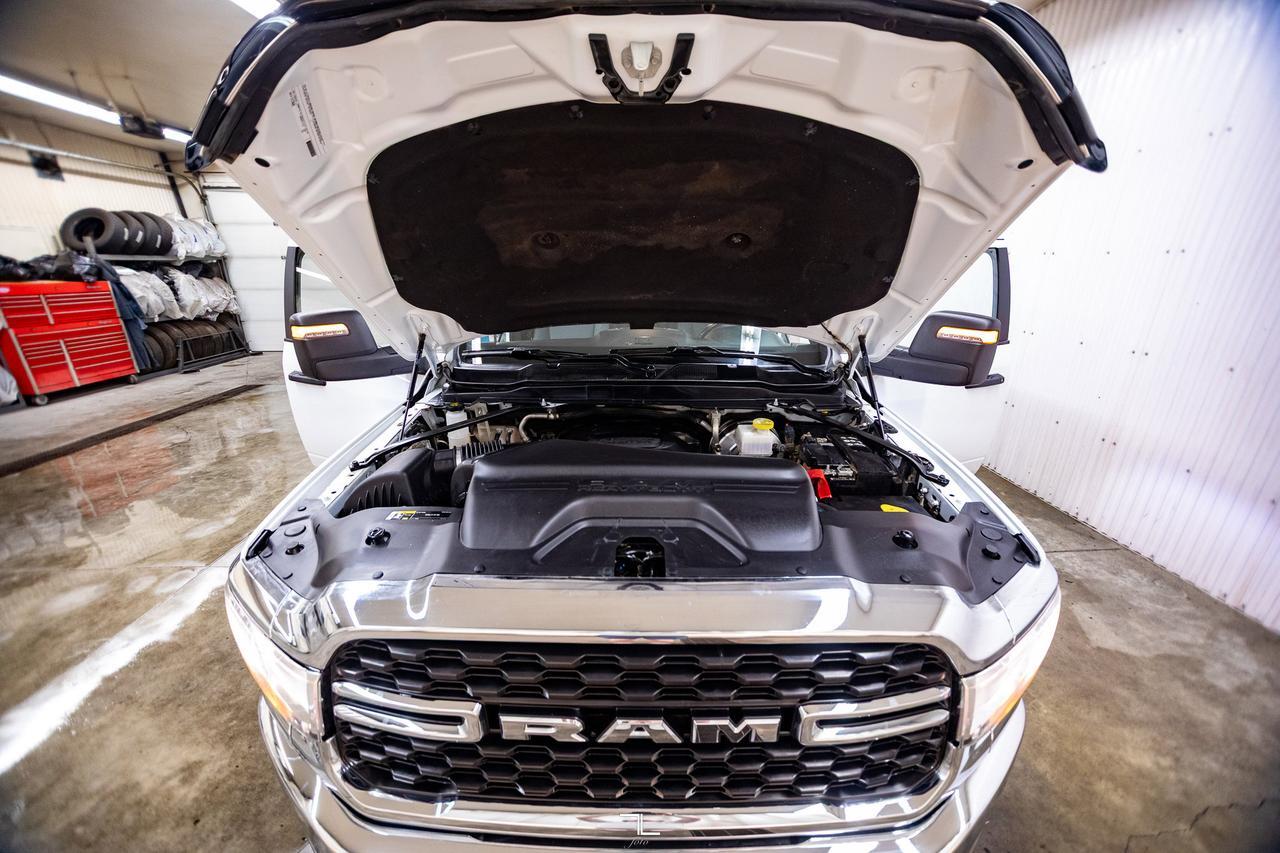 2023 Ram 2500 4x4 Crew Cab Big Horn HEMI Nav BCam Red Deer AB