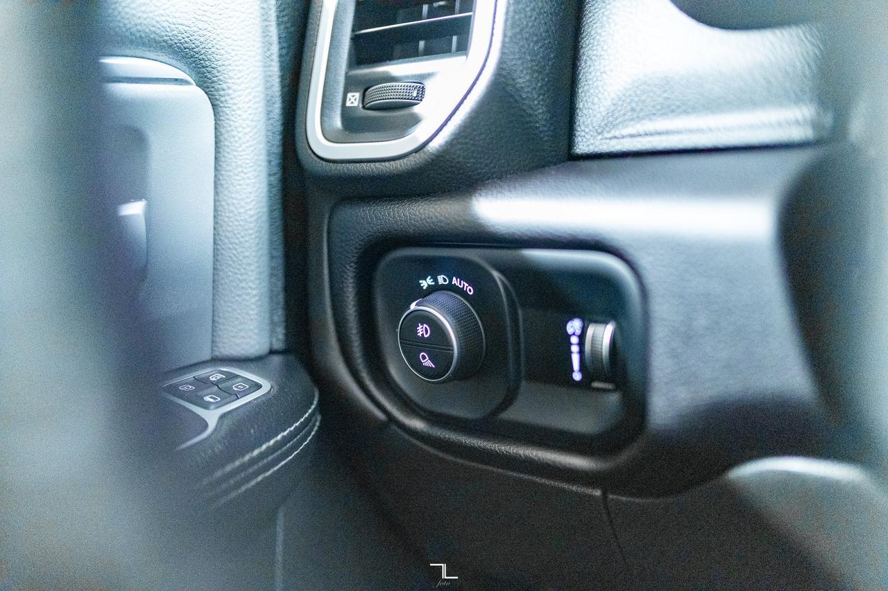 2023 Ram 2500 4x4 Crew Cab Big Horn HEMI Nav BCam Red Deer AB