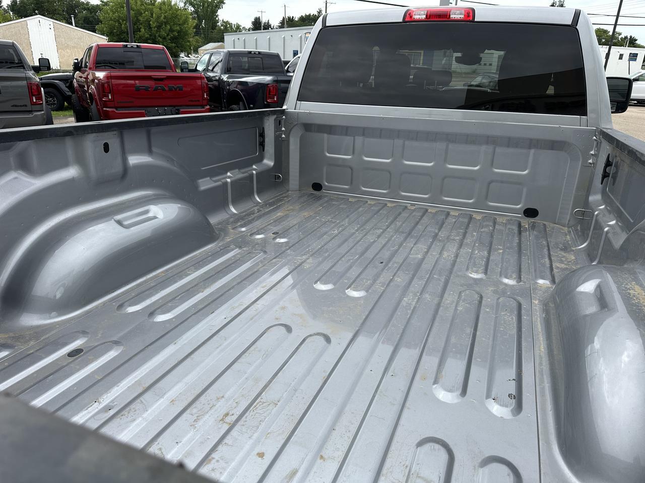 2023 Ram 2500 Big Horn | Long Box | Bench Seat | 8.4 Screen | Trailer Brake | Heated Seat & Wheel Redwater AB