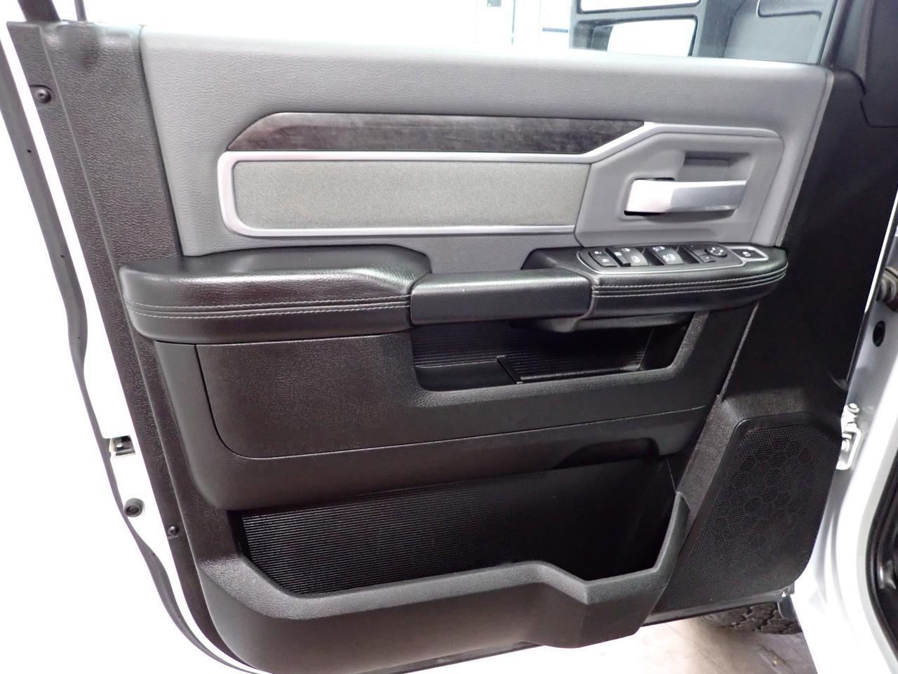 2023 Ram 2500 Big Horn 4WD CREW CAB 8'BOX Listowel ON