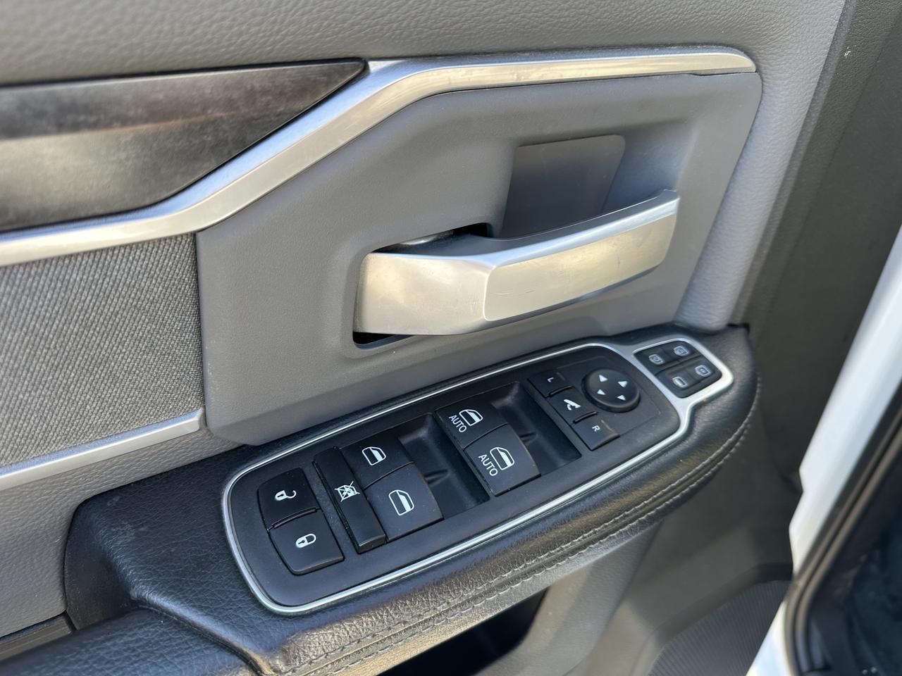 2023 Ram 2500 Big Horn Crew Cab 4x4 | Cummins Diesel | Premium Cloth Heated Seats | Remote Start | NAV | Side Step Redwater AB