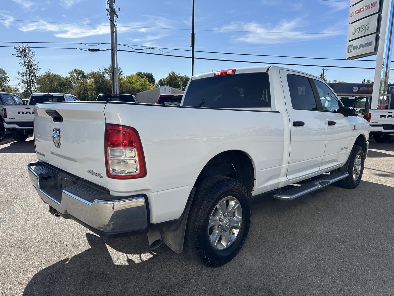 2023 Ram 2500 Big Horn Crew Cab 4x4 | Cummins Diesel | Premium Cloth Heated Seats | Remote Start | NAV | Side Step Redwater AB