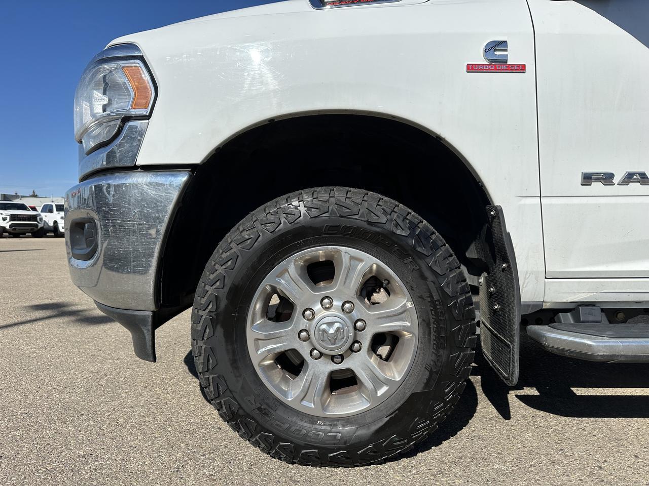 2023 Ram 2500 Big Horn Crew Cab 4x4 | Cummins Diesel | Premium Cloth Heated Seats | Remote Start | NAV | Side Step Redwater AB