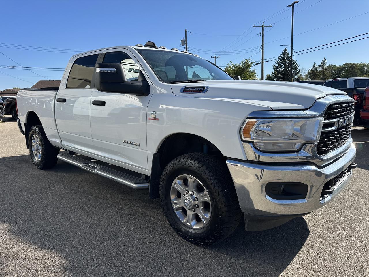 2023 Ram 2500 Big Horn Crew Cab 4x4 | Cummins Diesel | Premium Cloth Heated Seats | Remote Start | NAV | Side Step Redwater AB