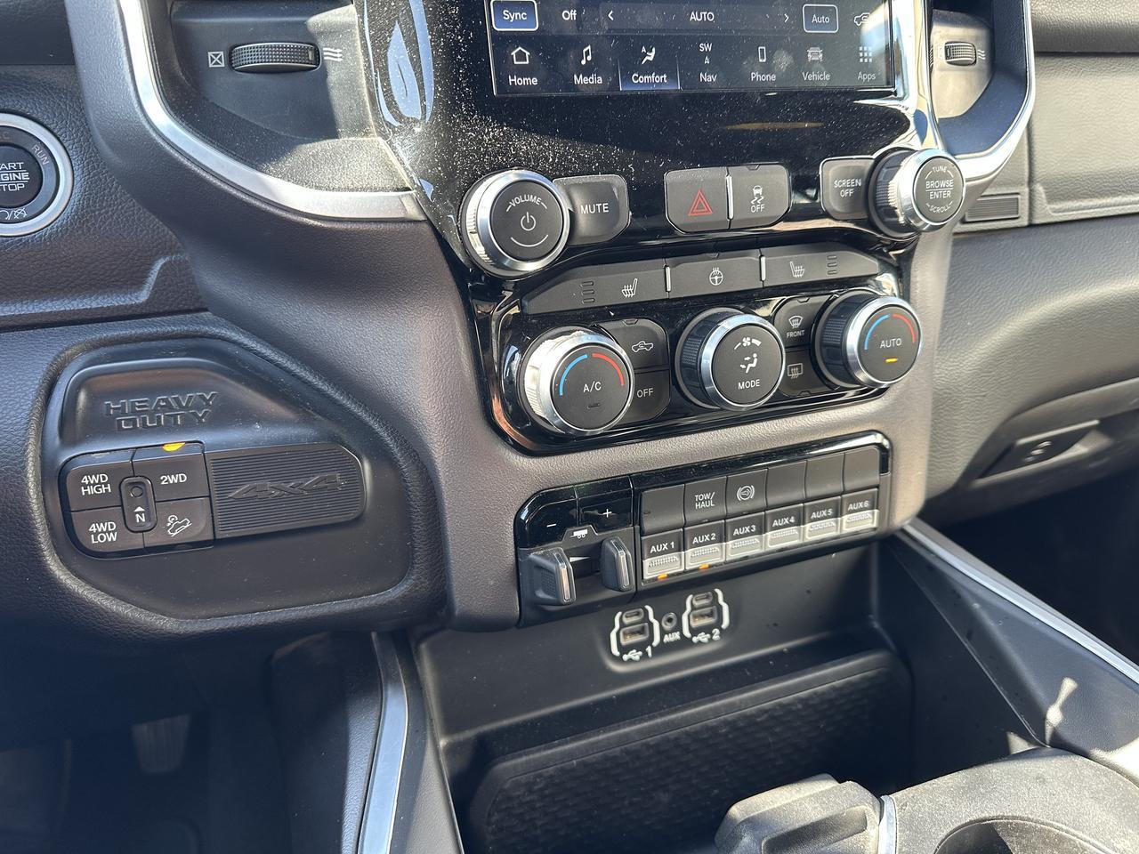 2023 Ram 2500 Big Horn Crew Cab 4x4 | Cummins Diesel | Premium Cloth Heated Seats | Remote Start | NAV | Side Step Redwater AB