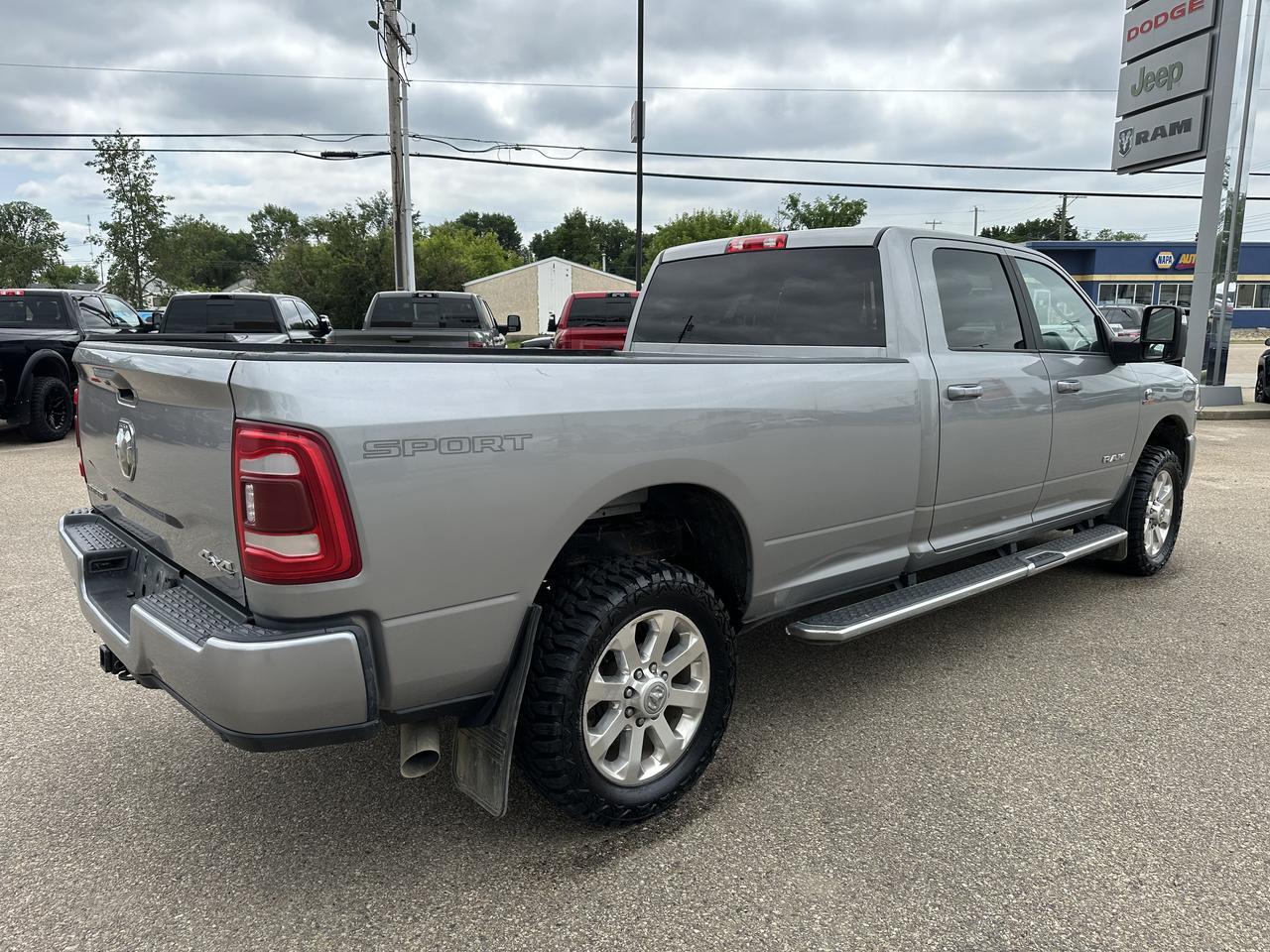 2023 Ram 2500 Big Horn Crew Cab 4x4 | Long Box | Bench Seat | Trailer Brake | Heated Seats Wheel Redwater AB