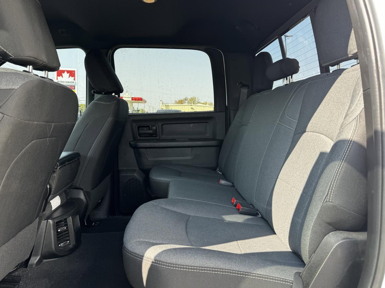 2023 Ram 2500 Tradesman Crew Cab 4x4 | HEMI V8 | Low KMs | Front Bench | Side Steps | Backup Camera Redwater AB