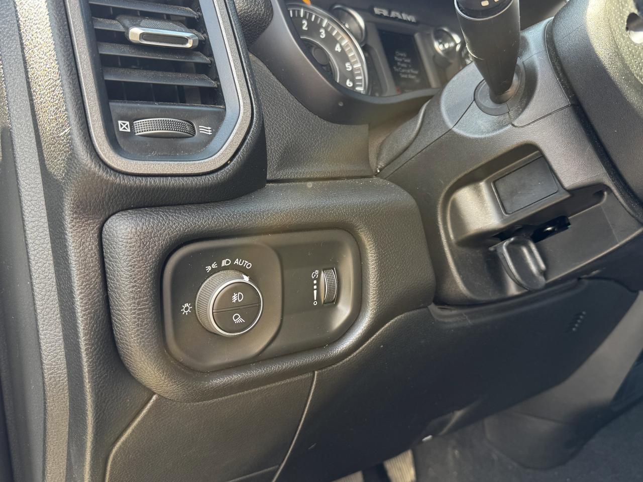2023 Ram 2500 Tradesman Crew Cab 4x4 | HEMI V8 | Low KMs | Front Bench | Side Steps | Backup Camera Redwater AB