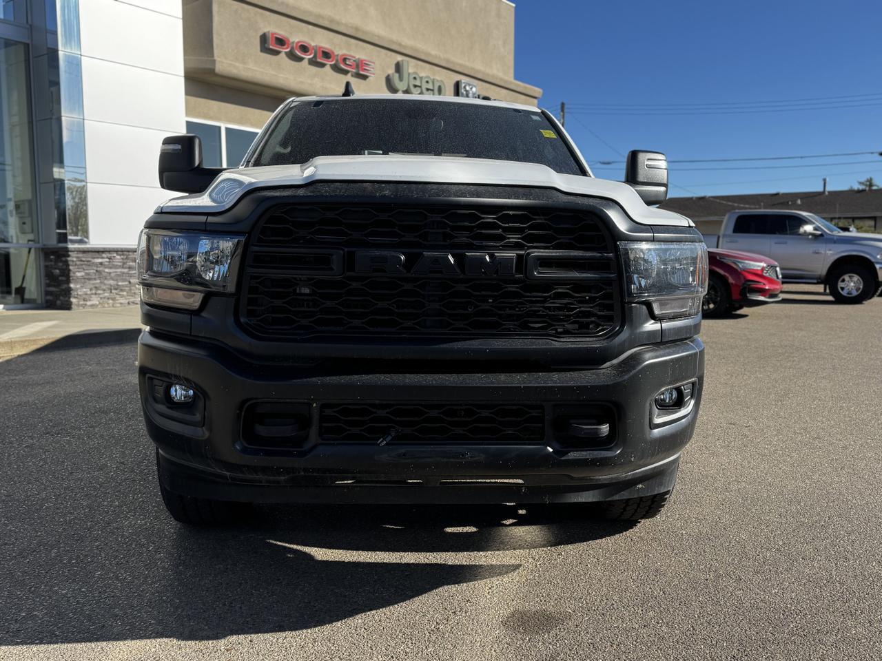 2023 Ram 2500 Tradesman Crew Cab 4x4 | HEMI V8 | Low KMs | Front Bench | Side Steps | Backup Camera Redwater AB